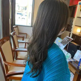 ロング カラー 川元 汐音のヘアスタイル