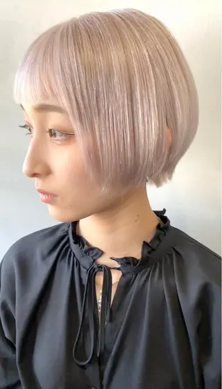 ショート カラー 艶ハイトーンブリーチ 🌈小林侑雅のヘアスタイル