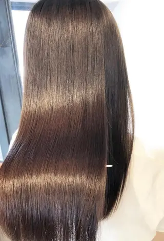 ロング カラー Kvell&Co.所属・ハイトーン カラーのヘアスタイル