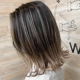 カラー eat所属・市妙 瑠基のヘアスタイル