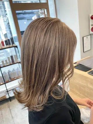 ミディアム SAEKI【ior 】北千住店ブリーチのヘアスタイル
