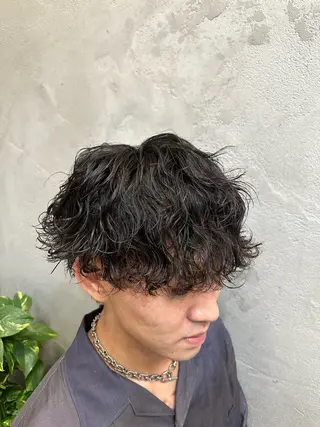 メンズ clomus梅田茶屋町店所属・ストレート特化美容師 酸性ストレート近藤俊のヘアスタイル
