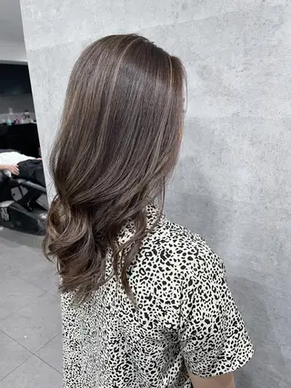 ロング カラー _WHITE 天神店 YUMEKA🐻のヘアスタイル