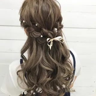 セミロング カレンダー 弁天町Tomoのヘアスタイル