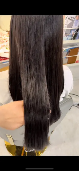 ロング カラー たけもと みさきのヘアスタイル