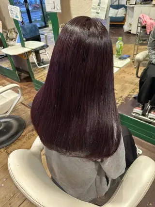 カラー indigo blue所属・indigo/ Minamiのヘアスタイル