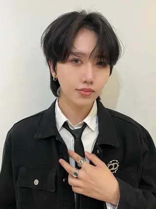 メンズ 韓国ヘア レイヤーカットのヘアスタイル