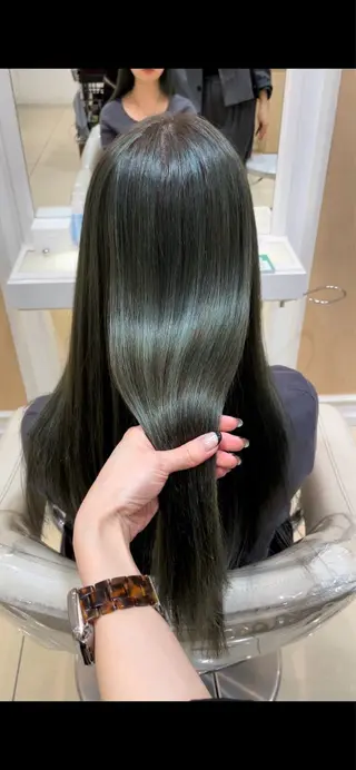 ロング カラー ✩𝐴𝑠ℎ 中目黒 浦野 遥✩*。のヘアスタイル