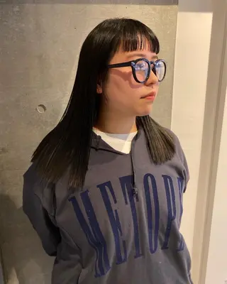 ミディアム カラー 室谷 侑奈のヘアスタイル