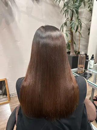 ロング ヨシタニ ヒナタのヘアスタイル