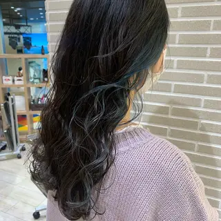 ロング amie三ノ宮所属・潟上 菜摘のヘアスタイル