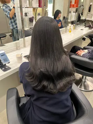 ロング 寒色＆ブリーチ特化 寒色MiOのヘアスタイル