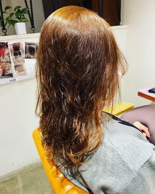 ロング ブルー所属・岩野 有紗のヘアスタイル