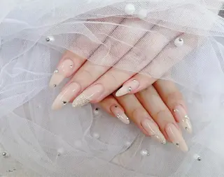 ネイル ᴿᴬᴺᴼᴺ 🤍 𝐴𝑌𝐴𝐾𝐴のネイルデザイン