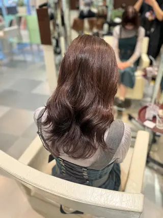 ロング パーマ コテ巻き風パーマ/ キミシマカイトのヘアスタイル