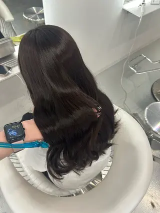 ロング カラー あやめ🪽 オリーブ/ハイトーンのヘアスタイル