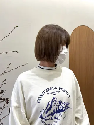 ショート esu 心斎橋店所属・mana／ブリーチ なし／ベージュ／暖色のヘアスタイル