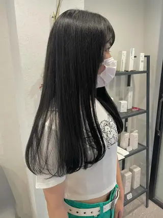 ロング カラー 安藤 佑衣のヘアスタイル