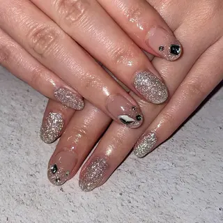 ネイル LUNI（シェアサロンHeartSpace内）所属・LUNI 久屋大通 ˚✧₊⁎/ yuriのネイルデザイン