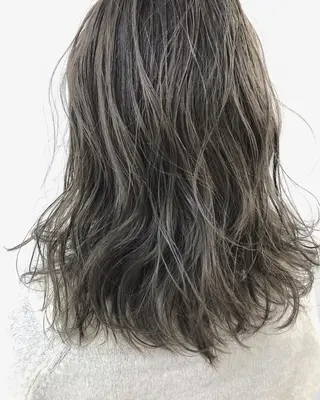 ミディアム カラー ニシオカ タクヤのヘアスタイル