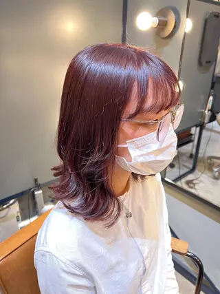 ミディアム カラー ノイシキ サキのヘアスタイル