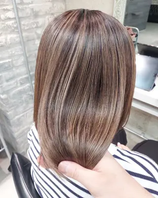 セミロング カラー grow上野御徒町【グロウ】所属・ブリーチ・ハイトーン 特化🎉内山のヘアスタイル