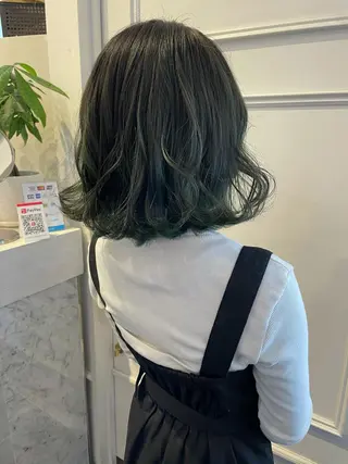 ミディアム カラー 安藤 佑衣のヘアスタイル