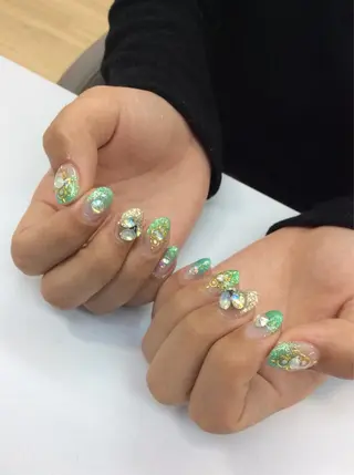ネイル esNail&eye イーズネイル＆アイのネイルデザイン