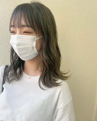 ミディアム カラー iLi所属・iLi 《イリ》のヘアスタイル
