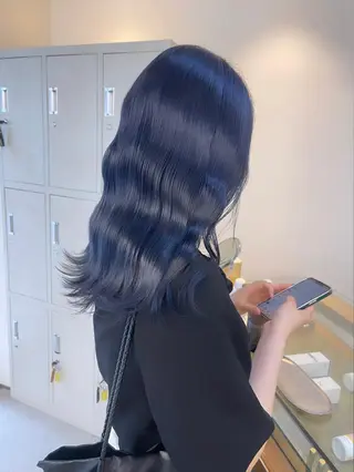 セミロング 渋谷ケアブリーチ Suuのヘアスタイル