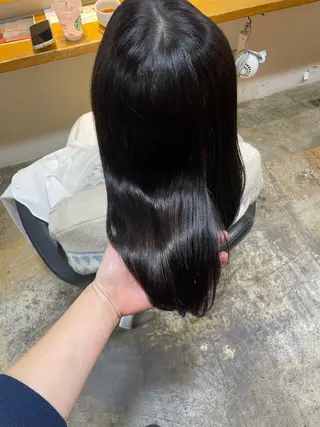 ミディアム カラー MIOベージュカラー 柔らかいカラーのヘアスタイル