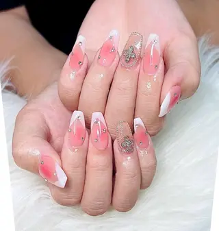 ネイル ダン ゴーゴックビックのネイルデザイン