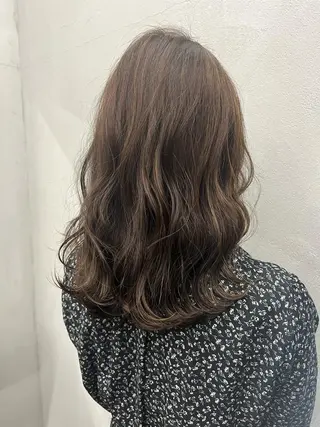 ミディアム 亀田 泰生のヘアスタイル