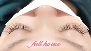 マツエク・マツパ familiar所属・familiar 【フェイシャル】のエステ・リラクイメージ