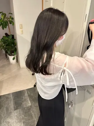 カラー Lond  Emi 艶髪モテヘアのヘアスタイル