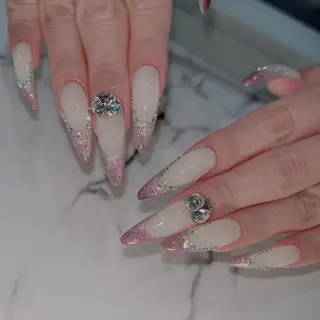 ネイル NEO Beauty Salon所属・𝐍𝐄𝐎 𝐉𝐔𝐑𝐈のネイルデザイン