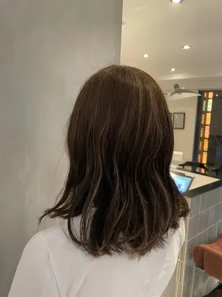 ミディアム RAF   TOKYO所属・複雑履歴に対応ブリー チ無しダブルカラーのヘアスタイル