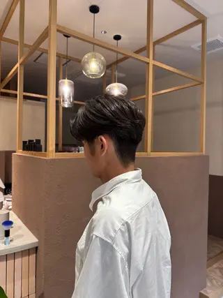 メンズ ラフィスヘアーヴィレ所属・赤羽根 周のヘアスタイル