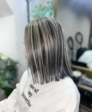 ミディアム _White所属・ＳＨＩ ＺＵのヘアスタイル