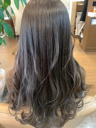 ロング カラー coupe ciseauxのヘアスタイル