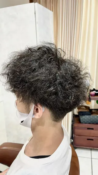 ショート パーマ メンズ テラモト カズヨシのヘアスタイル