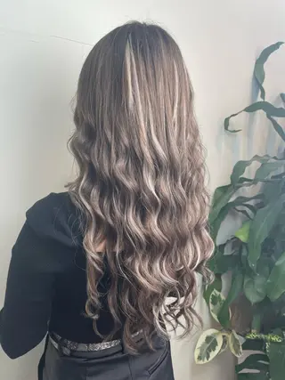 カラー 戸川 紗良のヘアスタイル