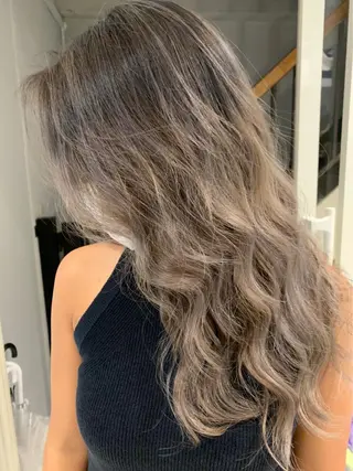 ロング カラー ヘアアレンジ 🎨カラー満足度 500%💫ヅル💫のヘアスタイル