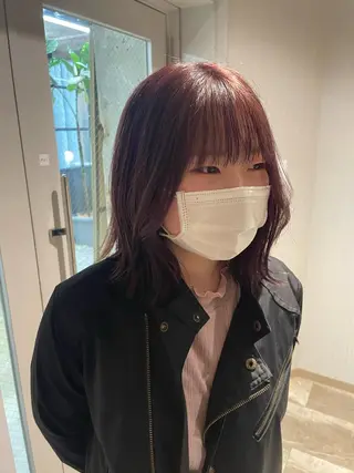 ミディアム 鈴木瑛里／ブロンド ベージュ／男女のヘアスタイル