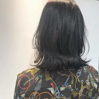 セミロング カラー ORIKA 美容室のヘアスタイル