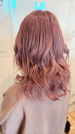 セミロング カラー RAY+beauty 安藤優樹のヘアスタイル