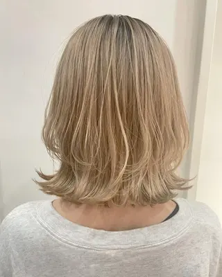 ミディアム カラー yurika☁️ 似合わせ｜レイヤーのヘアスタイル