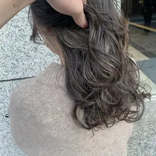 ロング カラー パーマ ヘアアレンジ メンズ キッズ ネイル 女性専用サロン梅田 髪質改善カラーakiのヘアスタイル