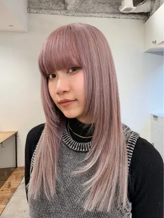 ロング カラー maruquee de mashu所属・モモコ/ブリーチ/ ミルクティカラーのヘアスタイル