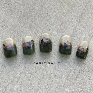 ネイル MARIE NAILS青山店所属・✴︎ Nanaのネイルデザイン